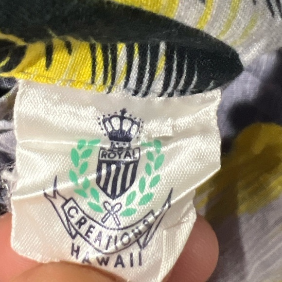 Hawaiian Vintage Royal Creation Button Up Aloha Beach Vacation Shirt - Picture 6 of 7